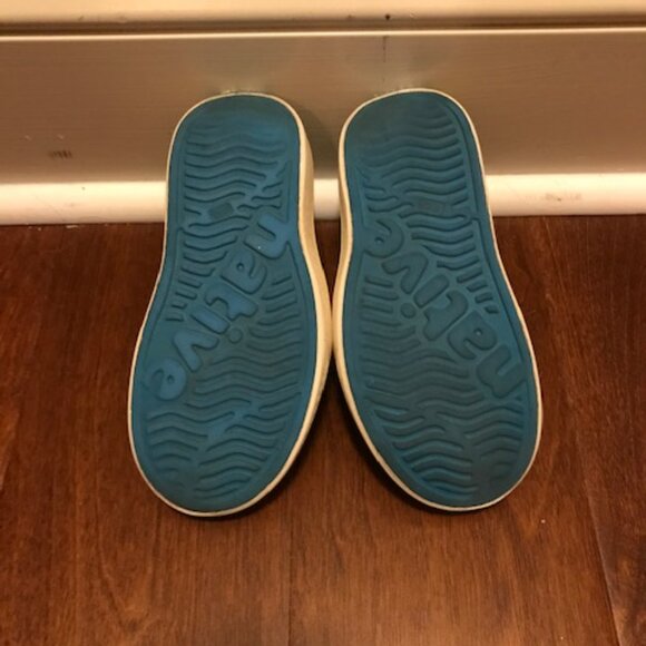 Native Shoes Miles Boys Size C12 Blue with yellow accent - Picture 3 of 4